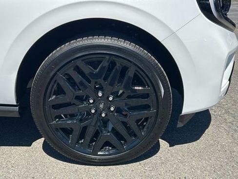 New 2026 Ford Expedition Platinum w/ Stealth Performance Package AWD/4WD image 27