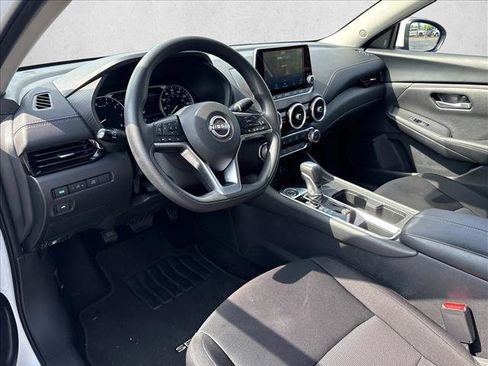 Used 2025 Nissan Sentra SV FWD image 9