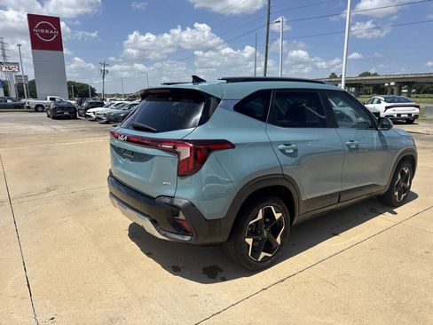 Certified 2024 Kia Seltos EX AWD/4WD image 11