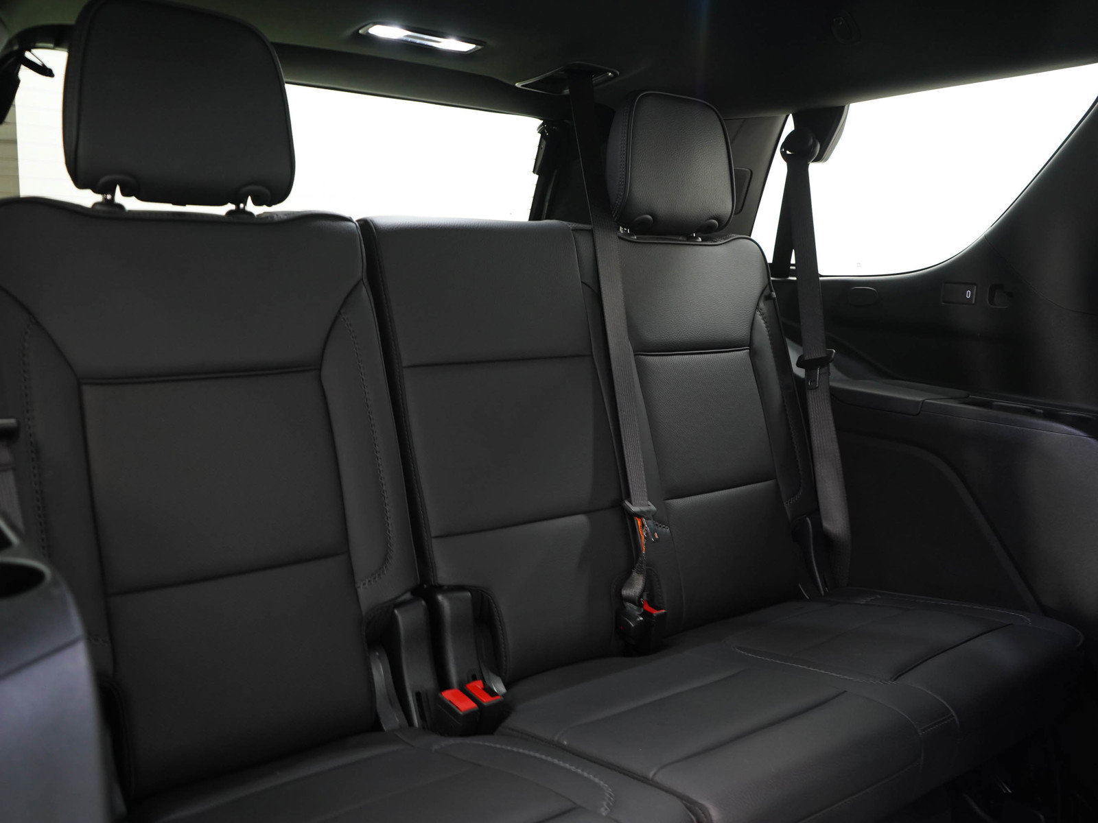 Used 2025 GMC Yukon Denali w/ Sun & Power Step Package AWD/4WD image 16