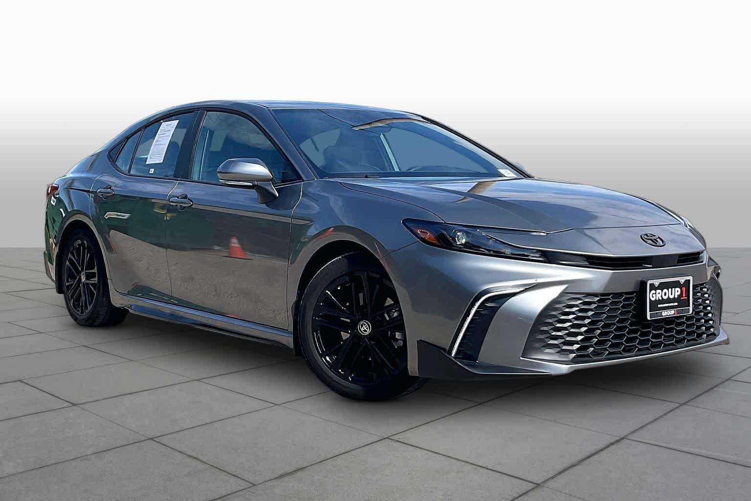 Used 2026 Toyota Camry SE w/ Convenience Package FWD image 3