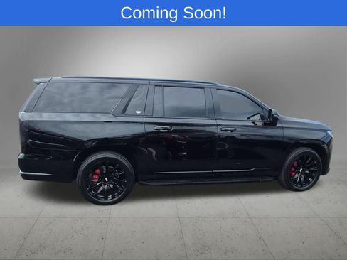 Used 2024 Cadillac Escalade ESV Sport Platinum w/ LPO, ONYX Package AWD/4WD image 7