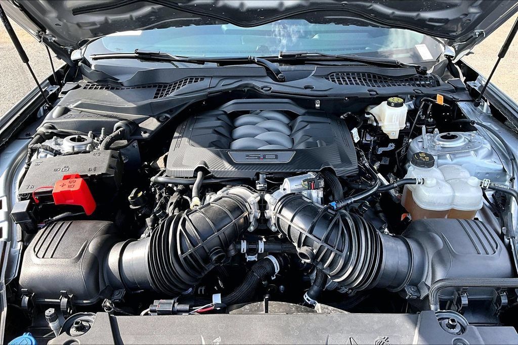 Used 2025 Ford Mustang GT Premium RWD image 31
