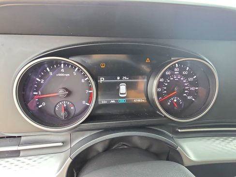 Used 2024 Kia Carnival LX FWD image 20