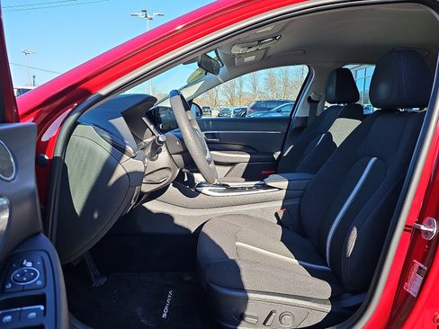 Used 2023 Hyundai Sonata SEL w/ Cargo Package image 13