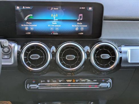 Certified 2022 Mercedes-Benz GLB 250 image 17