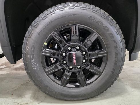 New 2026 GMC Sierra 2500 AT4 w/ AT4 Preferred Package image 34