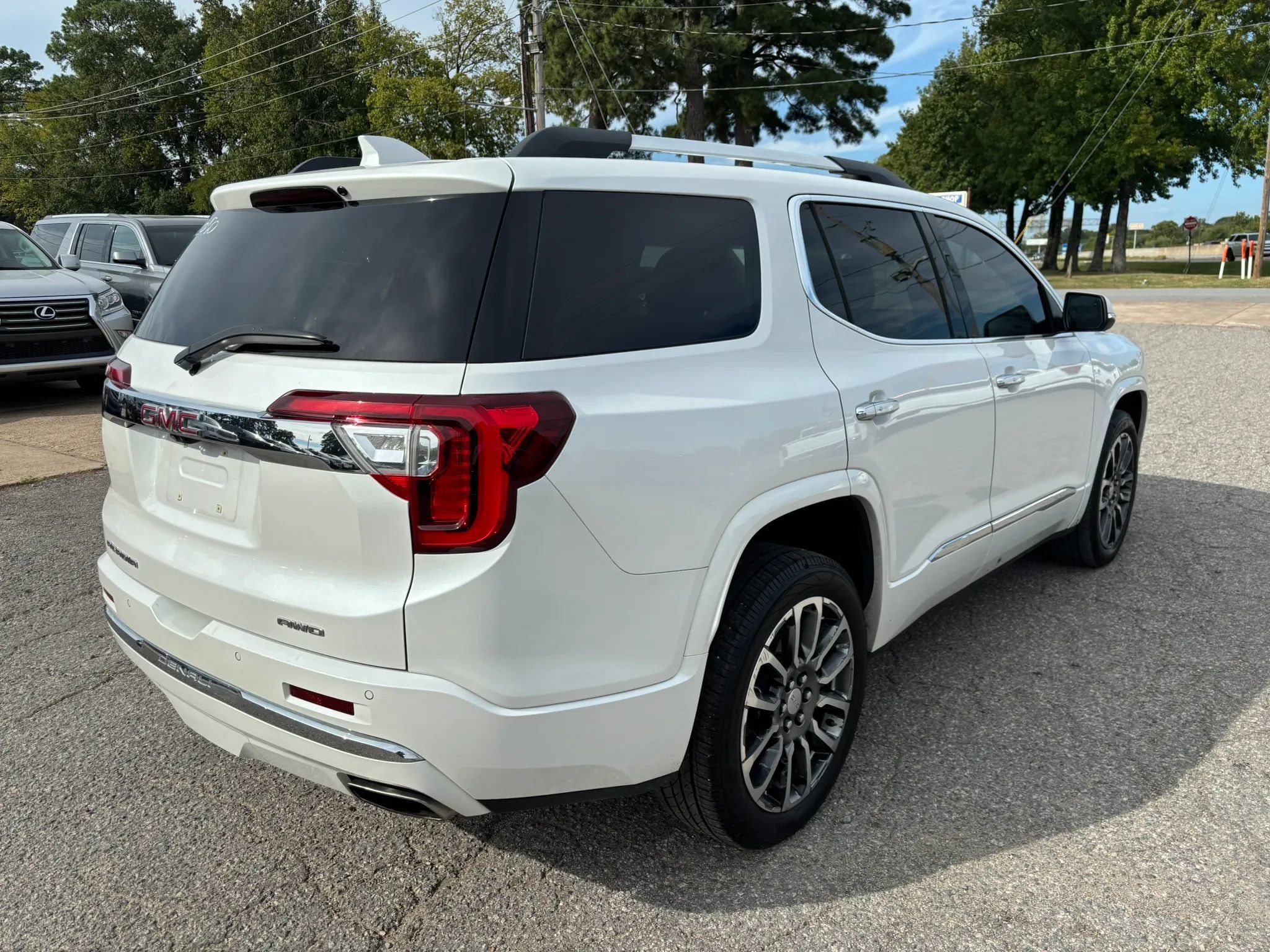 Used 2021 GMC Acadia Denali w/ Denali Technology Package AWD/4WD image 5