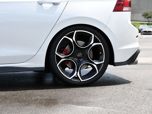 Used 2025 Volkswagen GTI SE FWD image 16