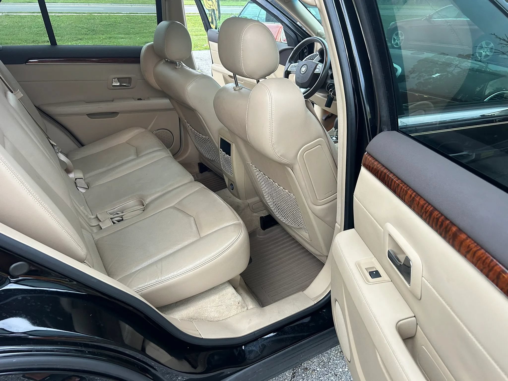 Used 2008 Cadillac SRX AWD w/ Utility Package image 9