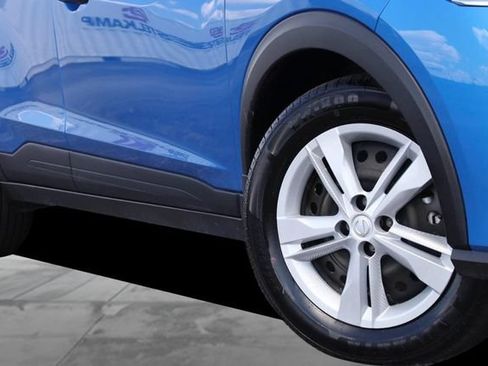 Used 2024 Nissan Kicks S FWD image 3
