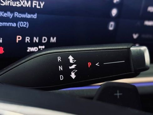 Used 2025 Buick Envision Sport Touring image 28