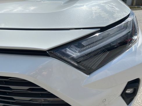 Used 2022 Toyota RAV4 Limited image 26