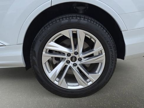 Used 2023 Audi Q7 3.0T Premium Plus AWD/4WD image 38