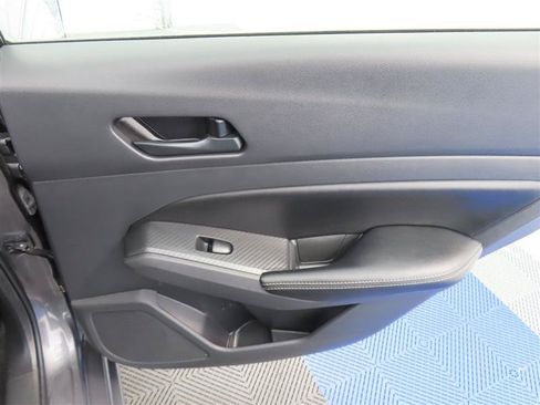 Used 2025 Nissan Altima 2.5 SV FWD image 27