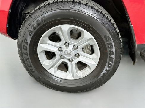Used 2016 Toyota 4Runner 4WD image 32