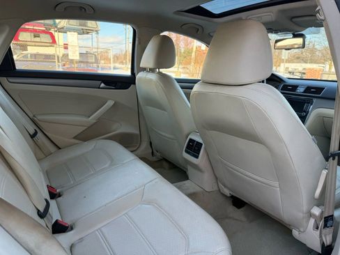 Used 2014 Volkswagen Passat 1.8T SE image 10