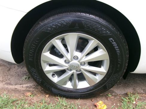 Used 2018 Kia Sedona L image 57