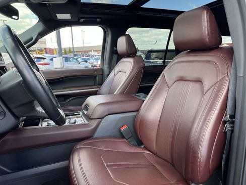 Used 2023 Ford Expedition Max Limited image 13