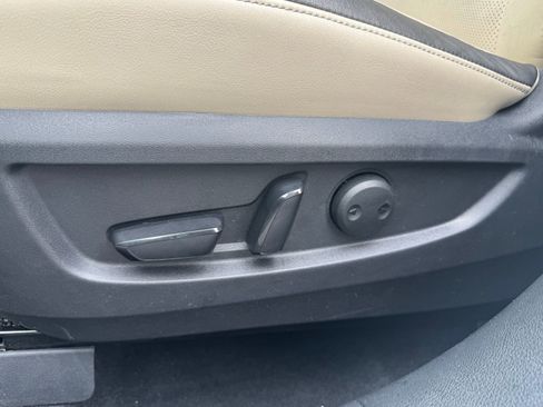 Used 2019 INFINITI QX50 Essential w/ Premium Heat Package image 31