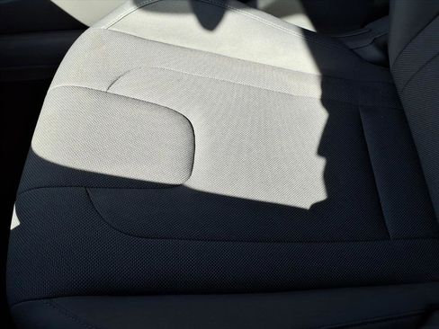 Used 2024 Hyundai Elantra SE image 24