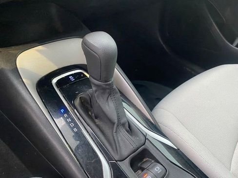 Used 2020 Toyota Corolla LE image 24