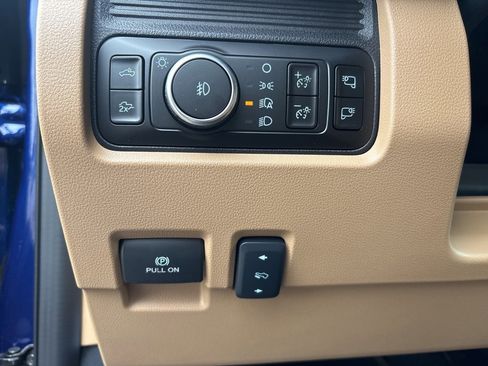 New 2026 Ford F250 Lariat w/ Black Appearance Package image 21