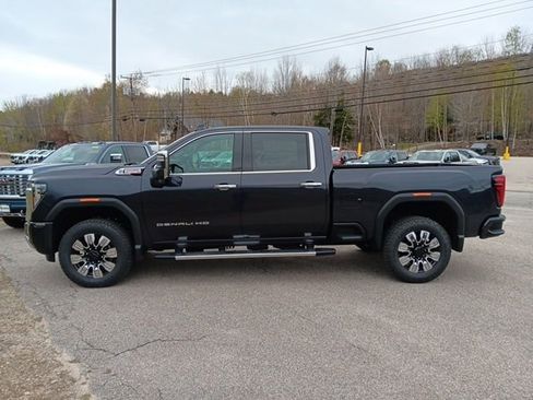 New 2026 GMC Sierra 3500 Denali w/ Denali Reserve Package AWD/4WD image 3