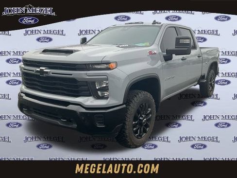 Used 2025 Chevrolet Silverado 2500 Custom w/ Custom Value Package image 1