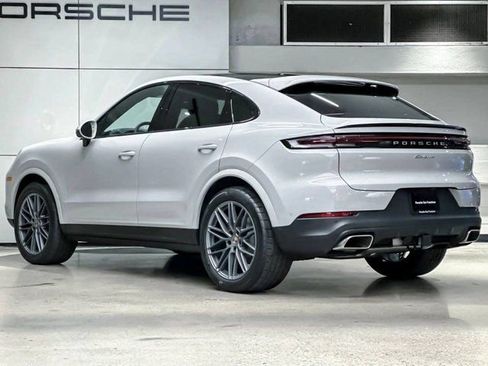 Certified 2025 Porsche Cayenne Coupe image 3