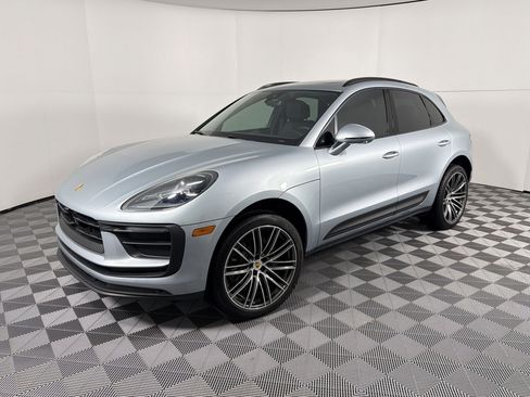 Certified 2026 Porsche Macan AWD/4WD image 1