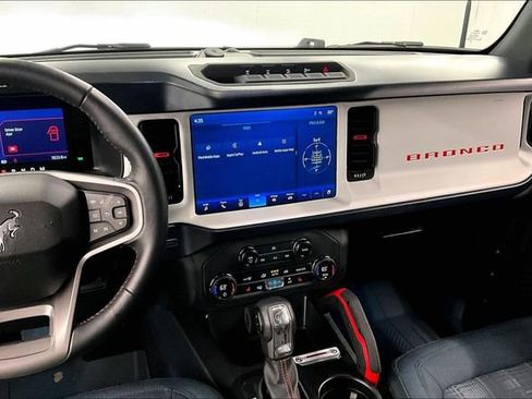 Used 2024 Ford Bronco Heritage Edition AWD/4WD image 7