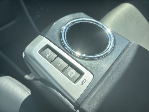 Used 2012 Toyota Prius V Five image 22