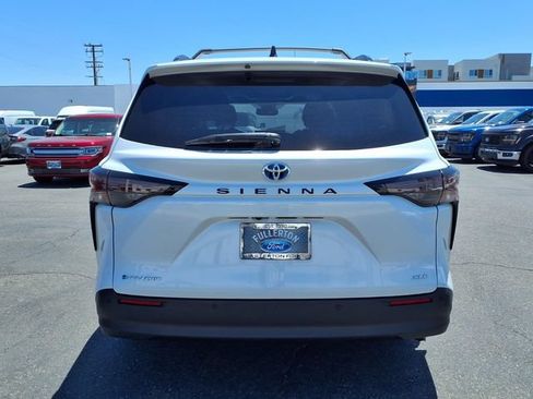 Used 2025 Toyota Sienna XLE w/ XLE Plus Package AWD/4WD image 17
