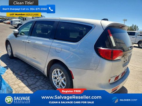 Used 2023 Chrysler Voyager LX FWD image 3