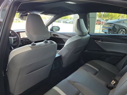 Used 2025 Toyota Camry SE image 27
