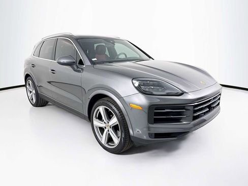 Certified 2025 Porsche Cayenne image 7