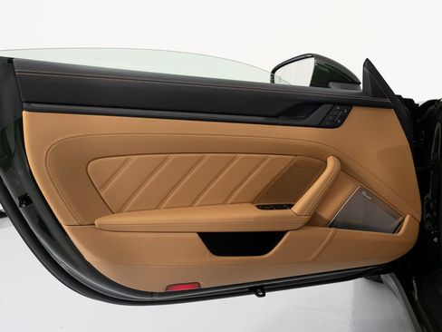 Certified 2026 Porsche 911 Targa 4 GTS AWD/4WD image 19