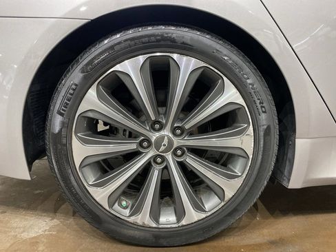 Used 2012 Hyundai Genesis 5.0 R-Spec image 22