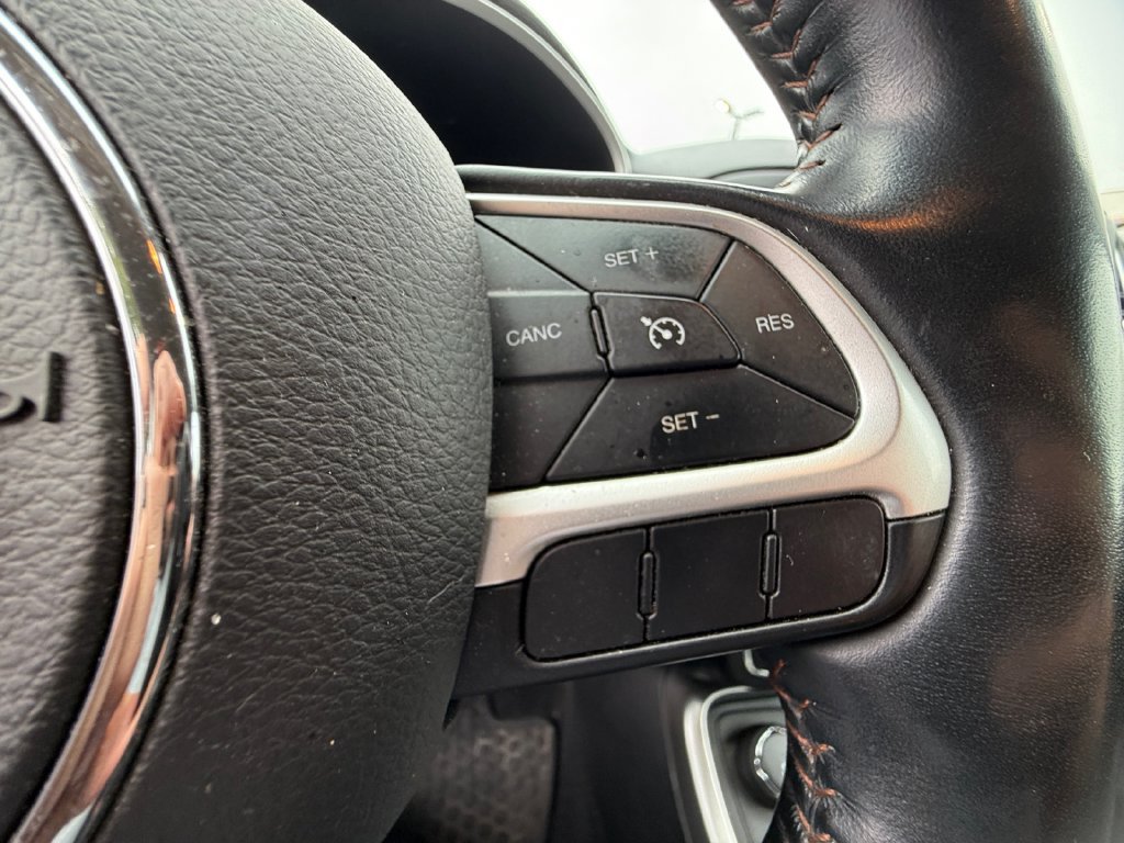 Used 2021 Jeep Compass Latitude w/ Convenience Group AWD/4WD image 17