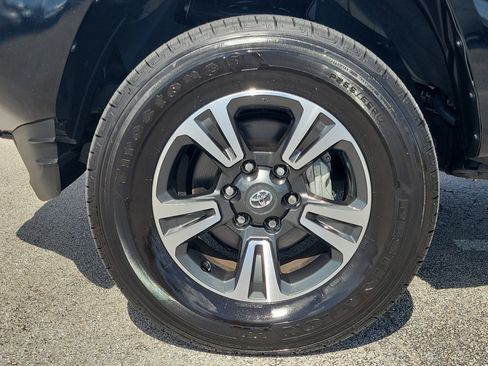Used 2022 Toyota Tacoma SR w/ SR Convenience Package RWD image 9