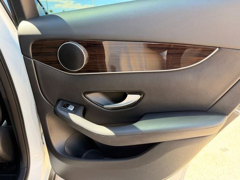 Used 2017 Mercedes-Benz GLC 300 image 29