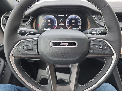 New 2026 Jeep Grand Cherokee Altitude AWD/4WD image 15