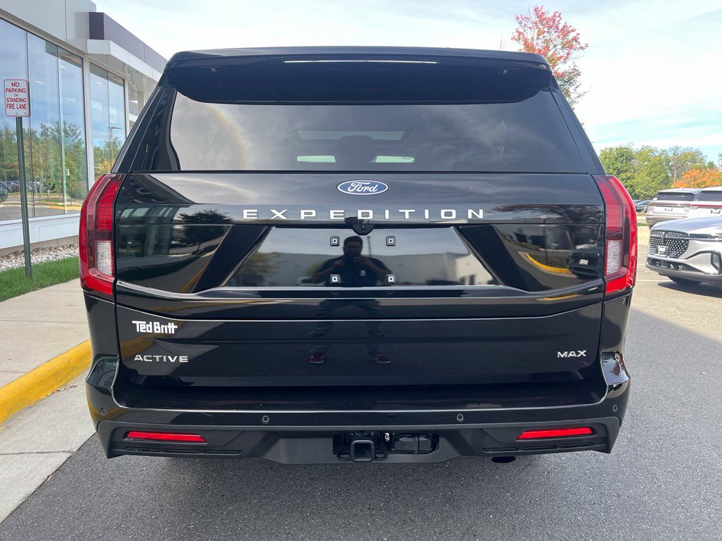 Used 2025 Ford Expedition Max Active AWD/4WD image 8