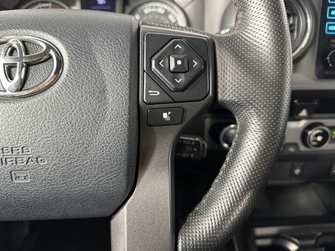 Used 2016 Toyota Tacoma TRD Sport image 16