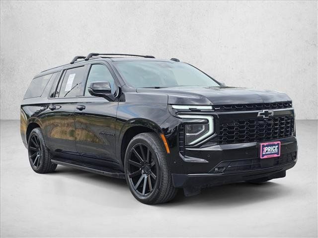 Used 2025 Chevrolet Suburban RST w/ RST Capability Package AWD/4WD image 7