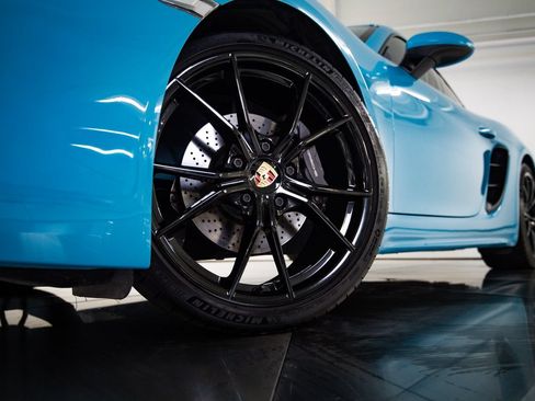 Certified 2020 Porsche 718 Cayman RWD image 12
