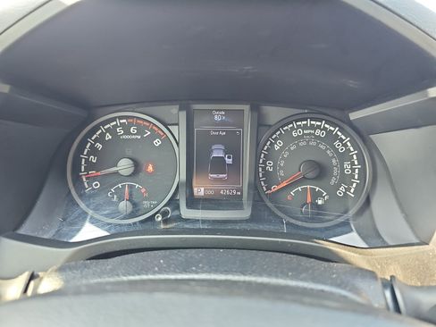 Used 2020 Toyota Tacoma SR w/ SX Package RWD image 16