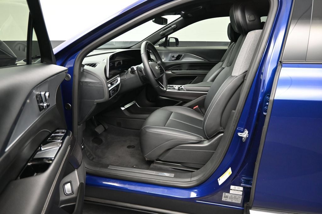Certified 2024 Cadillac Lyriq Tech AWD/4WD image 9