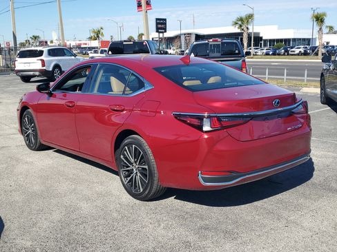 Used 2024 Lexus ES 250 w/ Premium Package image 8